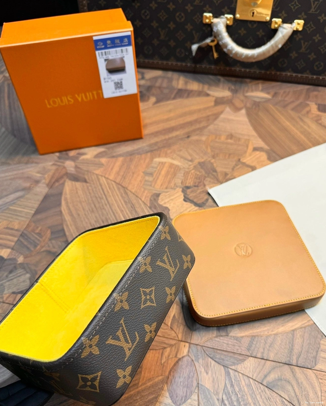 SQUARE JEWELRY BOX LV CUSTOM YELLOW 0815